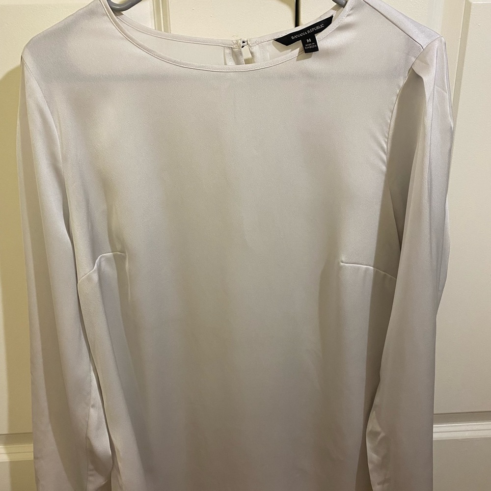 Banana Republic Women’s Blouse Studded Sleeve Detail Like New Size Medium